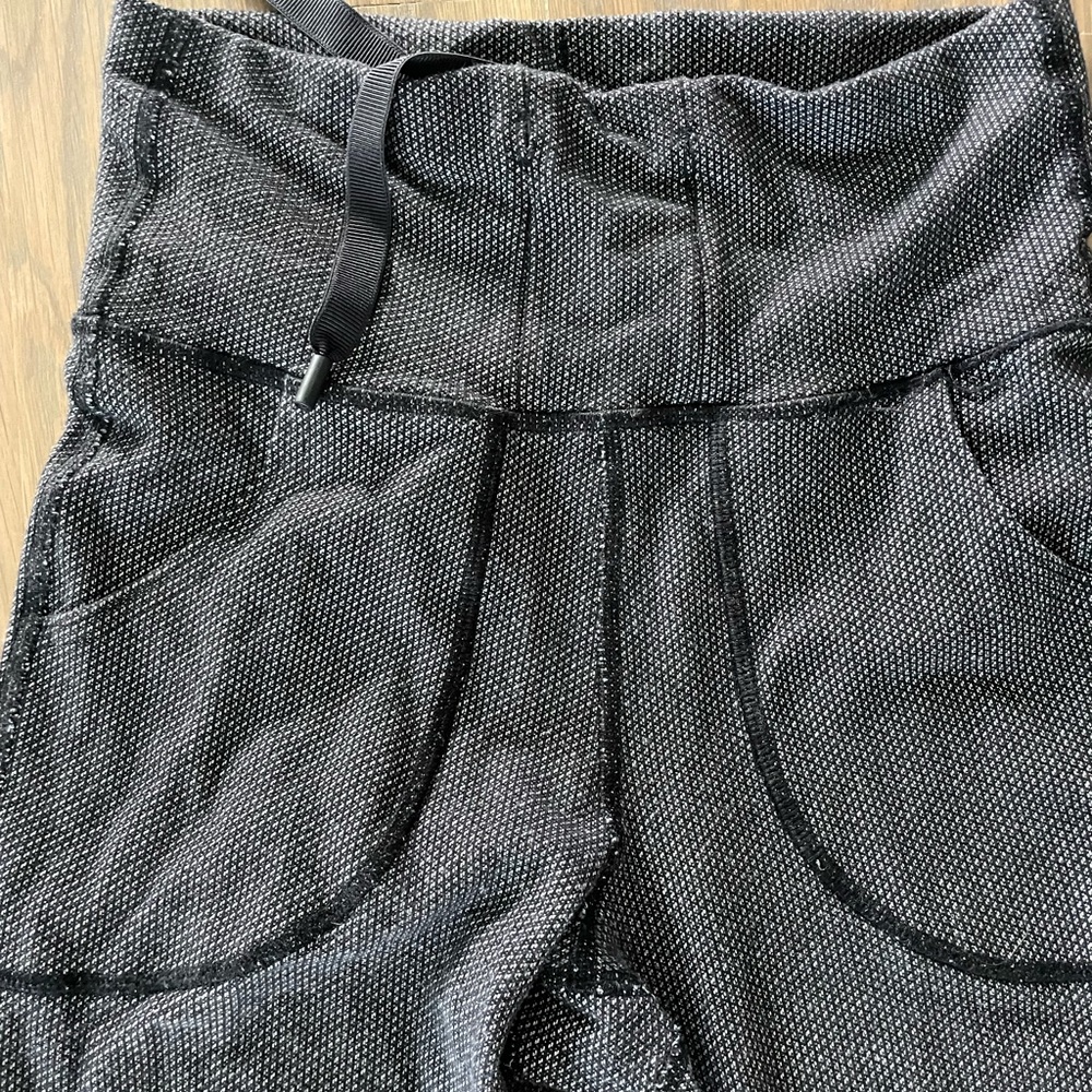 Sz 2 Lululemon pants good condition